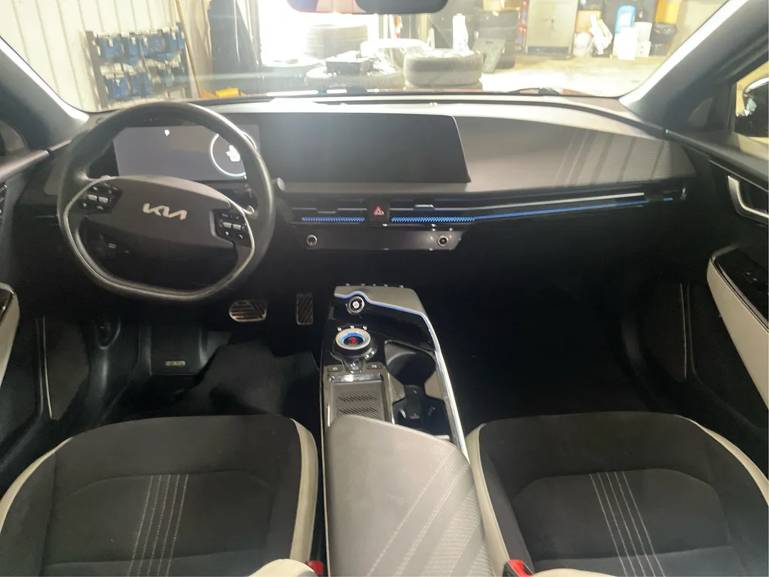 2022 Kia EV6 — photo 4