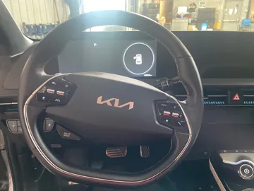 2022 Kia EV6 - image 19