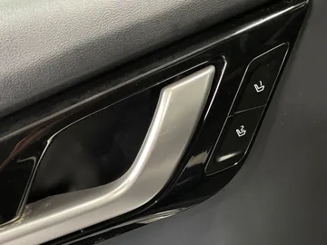 2022 Kia EV6 - image 16