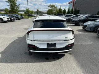 2022 Kia EV6 - image 6
