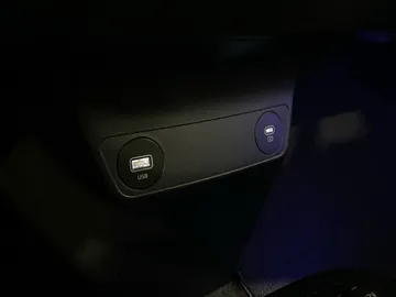 2022 Kia EV6 - image 30