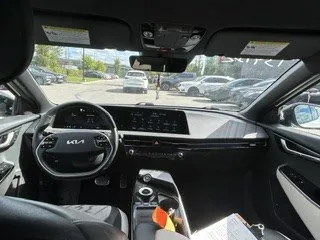 2022 Kia EV6 - image 9