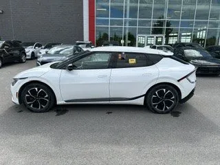 2022 Kia EV6 - image 4