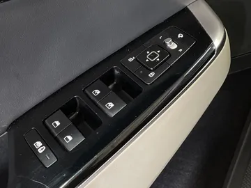 2022 Kia EV6 - image 25
