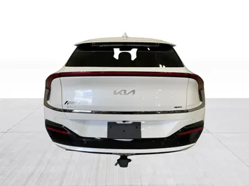 2022 Kia EV6 - image 8