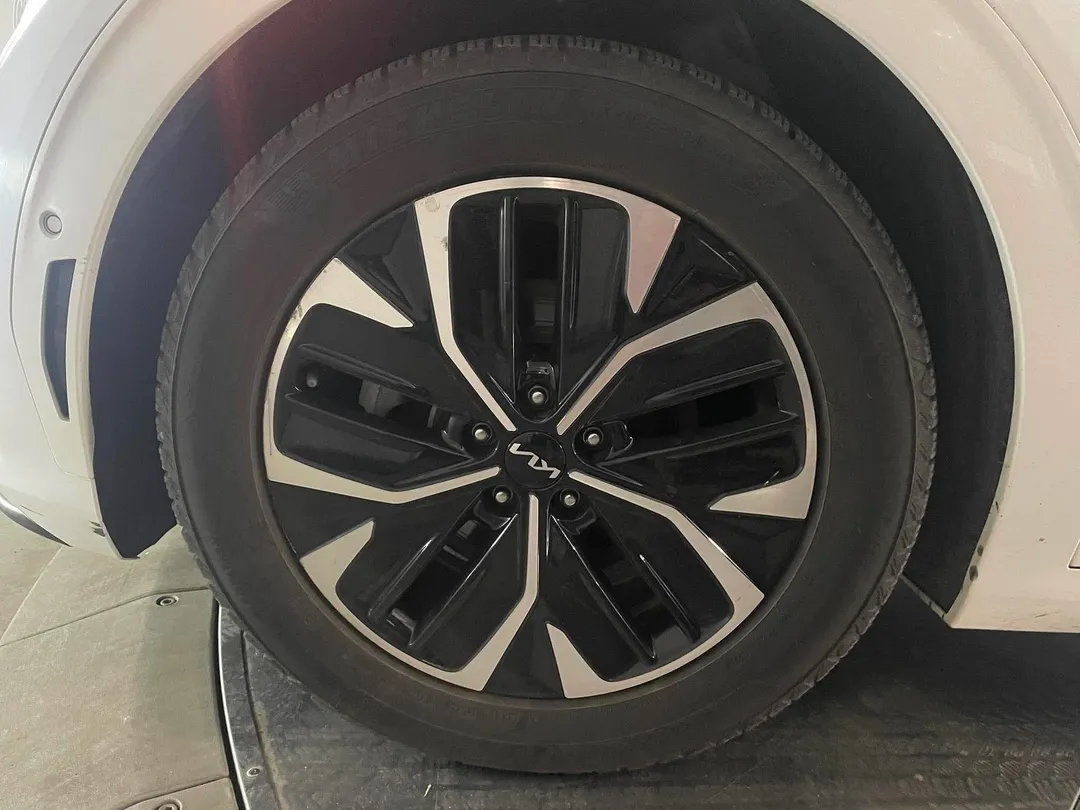 2022 Kia EV6 — photo 6