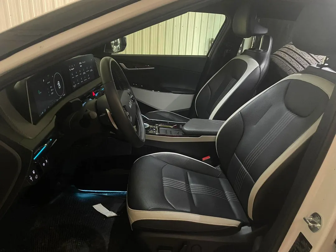 2022 Kia EV6 — photo 7