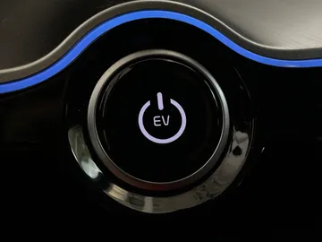 2022 Kia EV6 - image 25