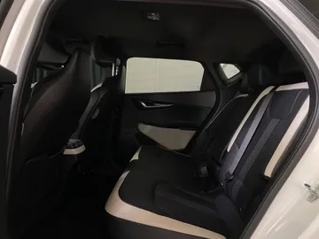 2022 Kia EV6 - image 11