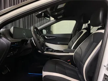 2022 Kia EV6 - image 10