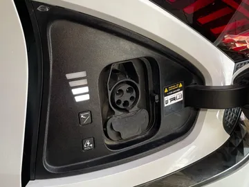 2022 Kia EV6 - image 21