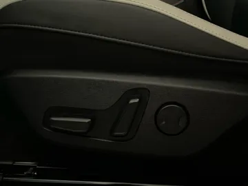 2022 Kia EV6 - image 17
