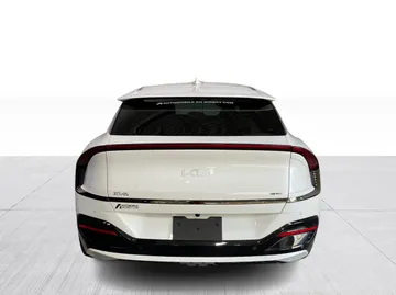 2022 Kia EV6 - image 12