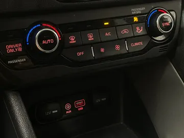 2019 Kia Niro - image 22