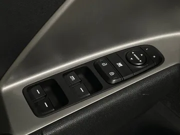 2019 Kia Niro - image 19