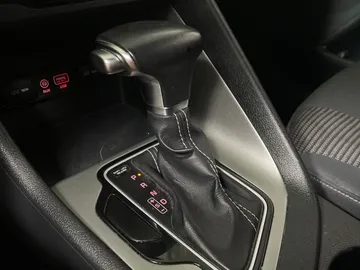 2019 Kia Niro - image 24
