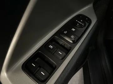 2019 Kia Niro - image 20