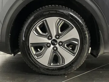 2019 Kia Niro - image 6