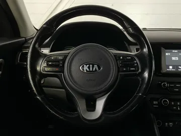 2019 Kia Niro - image 17