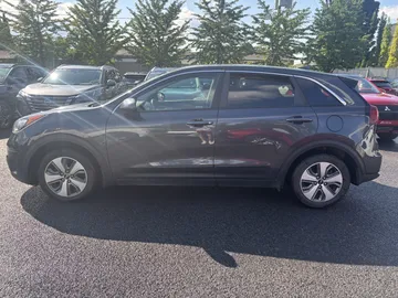 2019 Kia Niro - image 4