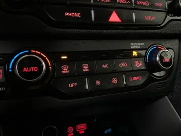 2019 Kia Niro - image 19