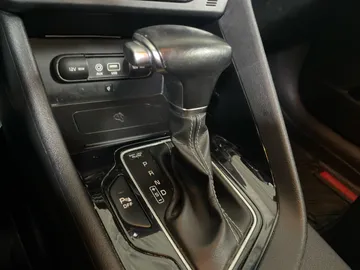 2019 Kia Niro - image 25