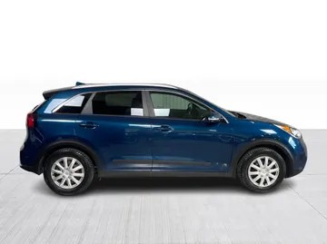 2019 Kia Niro - image 2