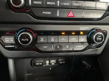 2019 Kia Niro - image 19