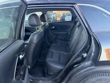 2019 Kia Niro - image 9