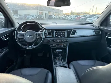 2019 Kia Niro - image 10