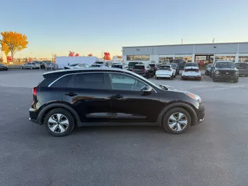 2019 Kia Niro - image 4