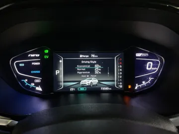 2020 Kia Niro Plug-In Hybrid - image 16