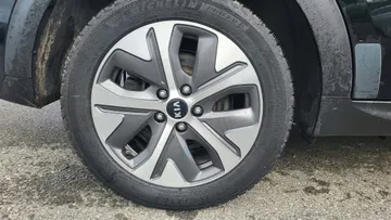 2020 Kia Niro EV - image 7