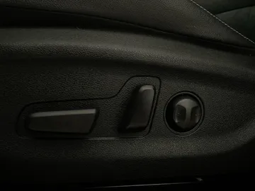 2022 Kia Niro Plug-In Hybrid - image 20