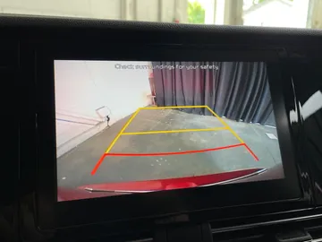2022 Kia Niro Plug-In Hybrid - image 23