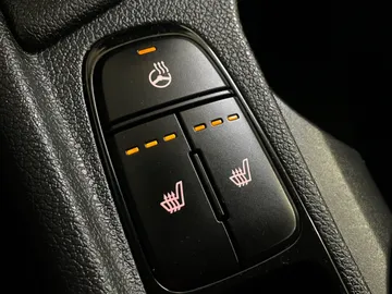 2022 Kia Niro Plug-In Hybrid - image 27