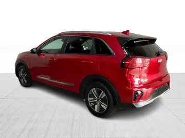 2022 Kia Niro Plug-In Hybrid - image 12