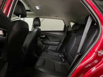 2022 Kia Niro Plug-In Hybrid - image 16