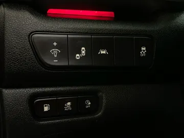 2022 Kia Niro Plug-In Hybrid - image 33