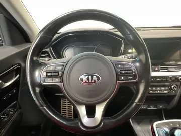 2020 Kia Niro EV - image 25