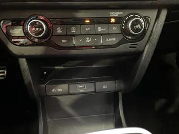 2020 Kia Niro EV - image 23