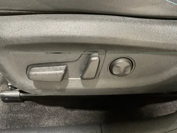 2020 Kia Niro EV - image 19