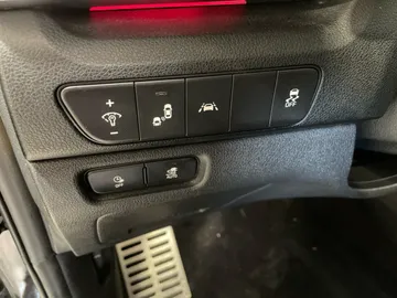 2020 Kia Niro EV - image 33