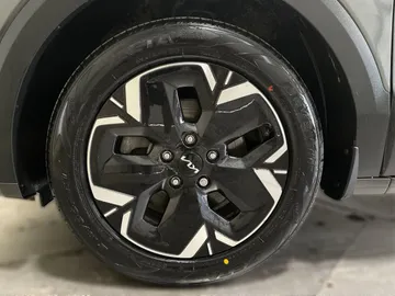 2024 Kia Niro EV - image 6