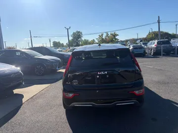 2023 Kia Niro EV - image 6