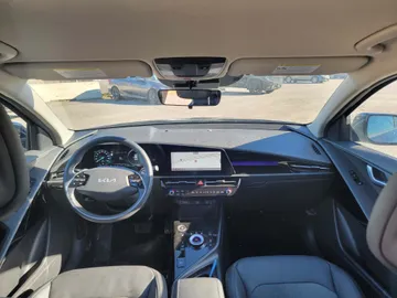 2024 Kia Niro EV - image 3