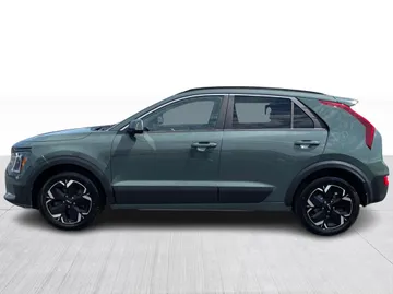 2023 Kia Niro EV - image 10