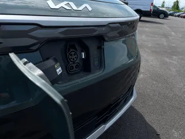 2023 Kia Niro EV - image 20