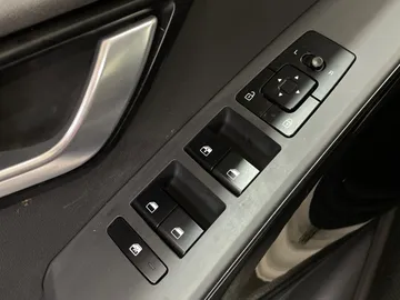 2024 Kia Niro - image 22