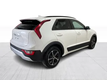 2024 Kia Niro - image 14
